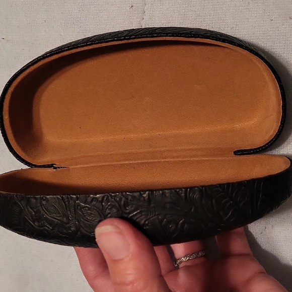 Eyes on Europe Glasses Case - Picture 10 of 10